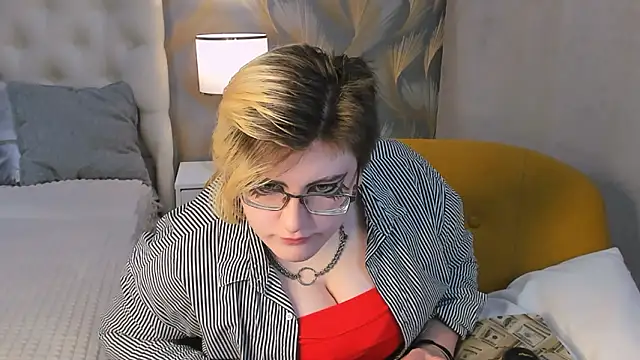 Snapshot of ABSI_GLITCH chatting on February 2026 06:00:02 AM ABSI GLITCH online show from February 2026 06:00:02 AM