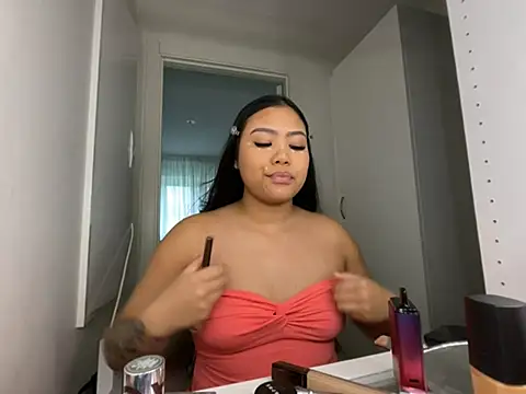 Snapshot of TitiTinyThai chatting on April 2026 04:02:02 PM TitiTinyThai online show from April 2026 04:02:02 PM