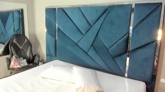 Snapshot of CottonCloud20 chatting on February 2026 03:01:01 PM CottonCloud20 online show from February 2026 03:01:01 PM