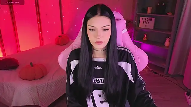 Snapshot of Kelly__Bunny chatting on May 2026 05:46:02 AM Kelly Bunny online show from May 2026 05:46:02 AM