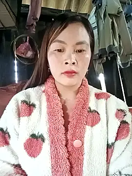 Snapshot of Bling_sexy chatting on January 2026 12:14:02 AM Bling sexy online show from January 2026 12:14:02 AM