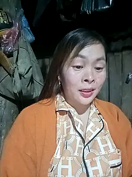 Snapshot of Bling_sexy chatting on February 2026 12:37:02 PM Bling sexy online show from February 2026 12:37:02 PM