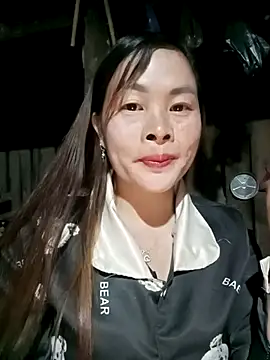 Snapshot of Bling_sexy chatting on February 2026 01:15:02 PM Bling sexy online show from February 2026 01:15:02 PM