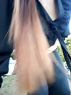 Snapshot of Bling_sexy chatting on February 2026 01:26:01 AM Bling sexy online show from February 2026 01:26:01 AM