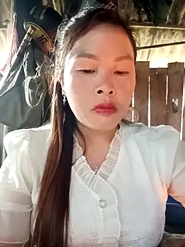 Snapshot of Bling_sexy chatting on February 2026 04:56:01 AM Bling sexy online show from February 2026 04:56:01 AM