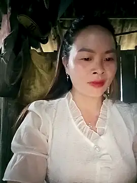 Snapshot of Bling_sexy chatting on February 2026 12:44:01 AM Bling sexy online show from February 2026 12:44:01 AM