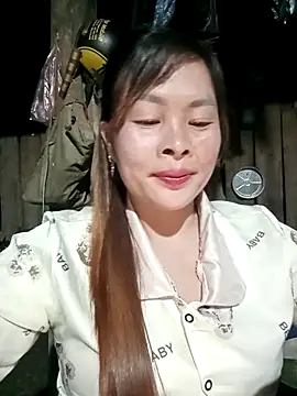 Snapshot of Bling_sexy chatting on February 2026 12:50:01 PM Bling sexy online show from February 2026 12:50:01 PM