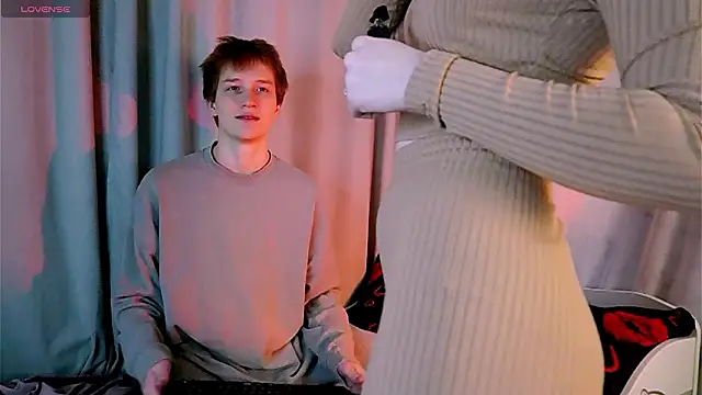 Lola Raivis  online show from February 2026 07:26:01 PM