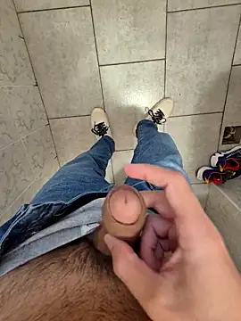 Snapshot of vali23 chatting on April 2026 06:30:01 AM vali23 online show from April 2026 06:30:01 AM