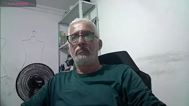 Snapshot of ceniizo1024 chatting on June 2026 11:42:01 PM ceniizo1024 online show from June 2026 11:42:01 PM
