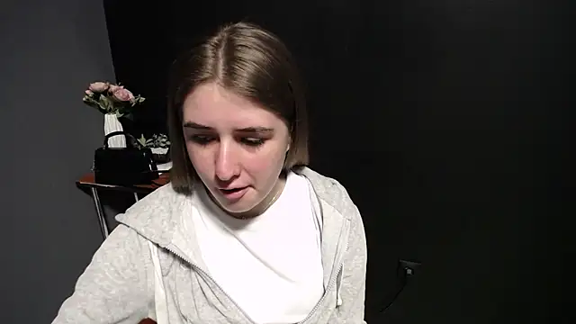 Sunny siren online show from March 2026 12:28:01 PM