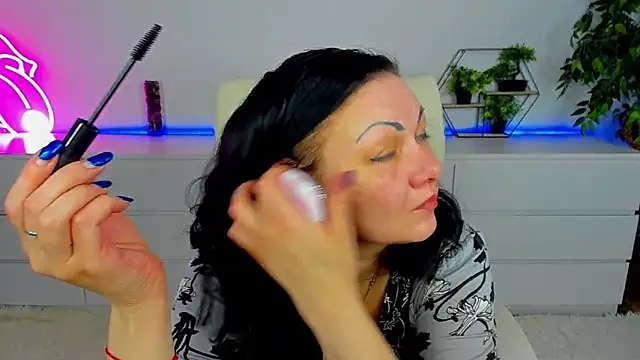 IrissMoon online show from March 2026 06:49:01 AM