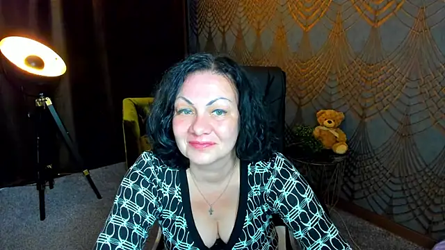 Snapshot of IrissMoon chatting on June 2026 02:53:01 AM IrissMoon online show from June 2026 02:53:01 AM