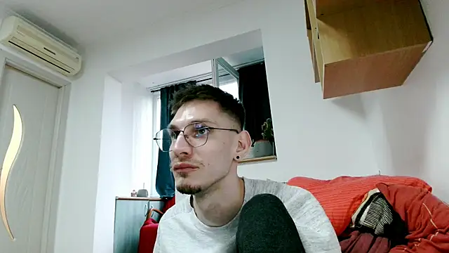 Snapshot of Crista-Elio chatting on February 2026 03:02:01 PM Crista-Elio online show from February 2026 03:02:01 PM