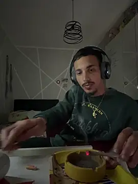 piccolo2002 online show from March 2026 02:20:01 PM