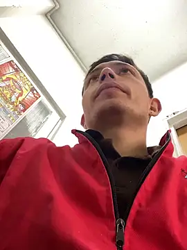 santiObrero online show from February 2026 06:59:02 PM