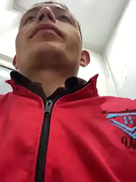 santiObrero online show from March 2026 08:13:02 PM