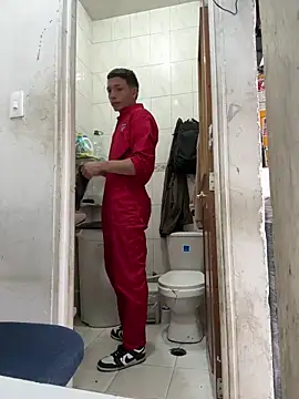 santiObrero online show from March 2026 03:07:01 PM