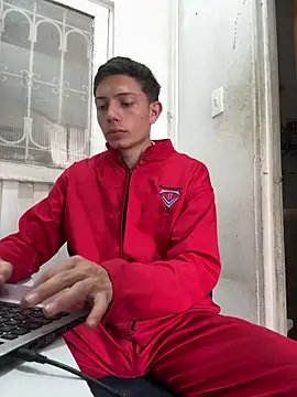Snapshot of santiObrero chatting on May 2026 04:23:01 PM santiObrero online show from May 2026 04:23:01 PM
