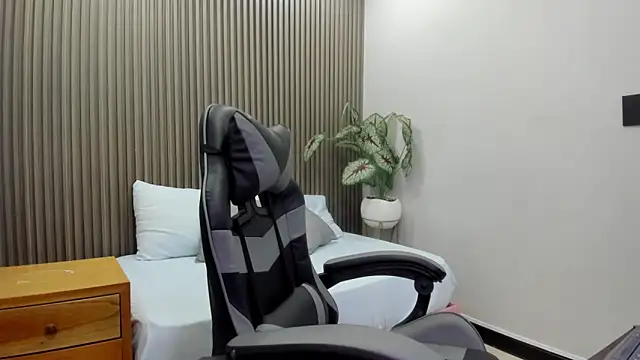 mila pinkett online show from February 2026 07:12:01 PM