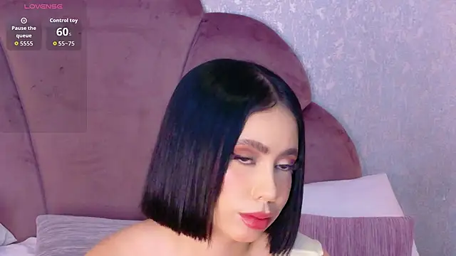 Snapshot of Sienna-Gold chatting on July 2026 01:15:01 PM Sienna-Gold online show from July 2026 01:15:01 PM