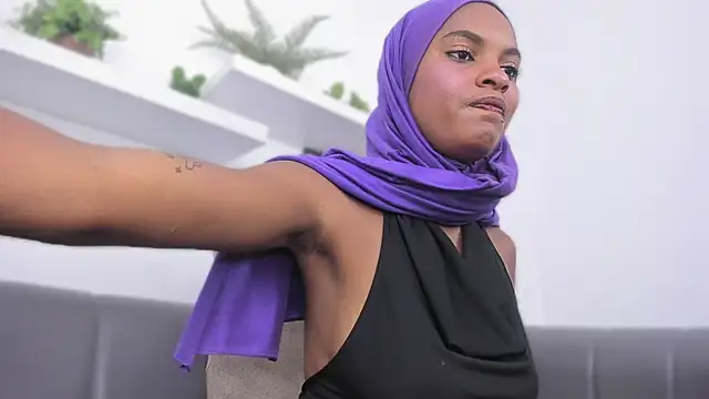 Snapshot of Amira_Alzahra chatting on June 2026 06:00:02 PM Amira Alzahra online show from June 2026 06:00:02 PM