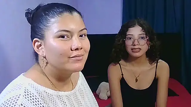 Helena-Paola online show from March 2026 11:55:01 PM