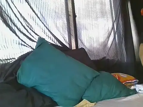 Snapshot of Andres1037 chatting on March 2026 05:15:01 PM Andres1037 online show from March 2026 05:15:01 PM