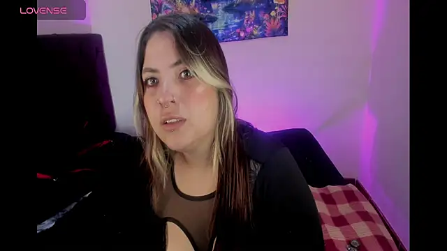Snapshot of lunaa_rayy420 chatting on June 2026 04:45:01 PM lunaa rayy420 online show from June 2026 04:45:01 PM