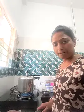 Hot-Tinaa online show from February 2026 08:22:01 AM