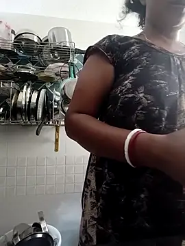 Hot-Tinaa online show from April 2026 08:50:01 AM