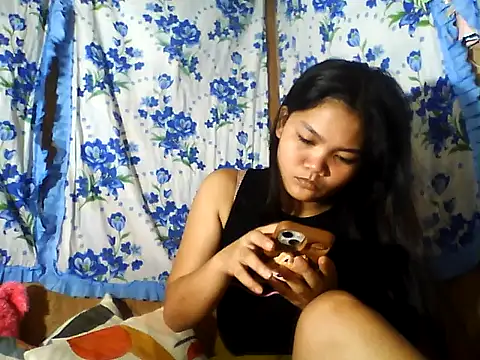 Snapshot of PinaySkinnyJust18 chatting on June 2026 10:21:02 PM PinaySkinnyJust18 online show from June 2026 10:21:02 PM