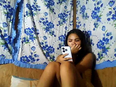 Snapshot of PinaySkinnyJust18 chatting on July 2026 04:19:01 AM PinaySkinnyJust18 online show from July 2026 04:19:01 AM