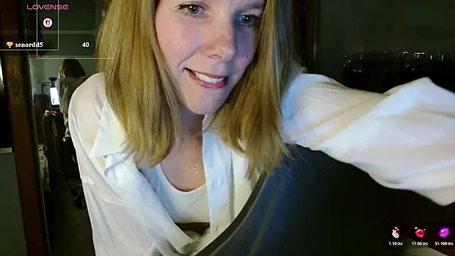 Snapshot of Daisy_Lovely chatting on May 2026 04:33:01 PM Daisy Lovely online show from May 2026 04:33:01 PM