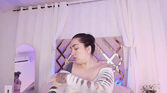 KathiaJenner online show from May 2026 11:38:02 AM