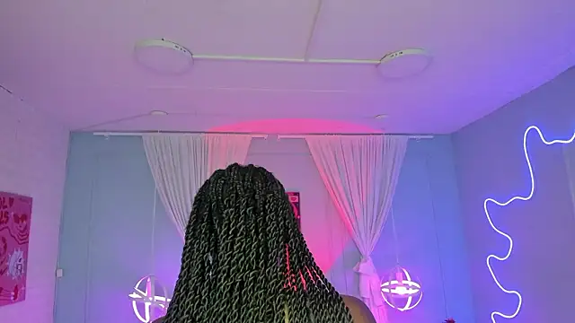 naomi campell online show from February 2026 07:32:02 PM