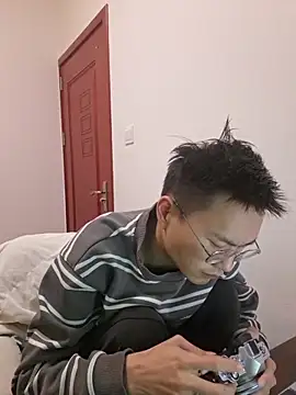 Snapshot of Aint686 chatting on April 2026 05:39:01 PM Aint686 online show from April 2026 05:39:01 PM