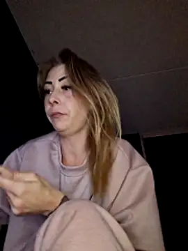 dewimp1 online show from April 2026 09:50:01 PM