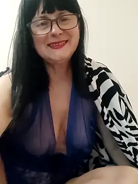 Snapshot of AliceSwan57 chatting on April 2026 06:44:02 PM AliceSwan57 online show from April 2026 06:44:02 PM