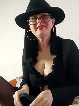 Snapshot of AliceSwan57 chatting on April 2026 03:42:01 AM AliceSwan57 online show from April 2026 03:42:01 AM