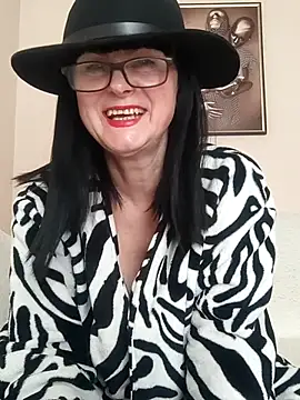 Snapshot of AliceSwan57 chatting on April 2026 12:36:02 PM AliceSwan57 online show from April 2026 12:36:02 PM