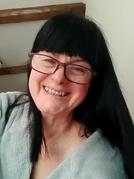 Snapshot of AliceSwan57 chatting on May 2026 03:07:01 PM AliceSwan57 online show from May 2026 03:07:01 PM