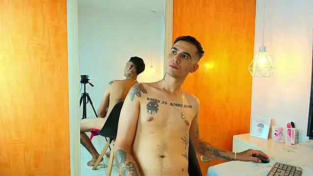 Irina and Max online show from April 2026 08:09:02 PM