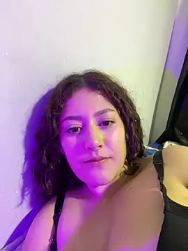 Snapshot of lizzy_luminair chatting on February 2026 03:58:01 AM lizzy luminair online show from February 2026 03:58:01 AM