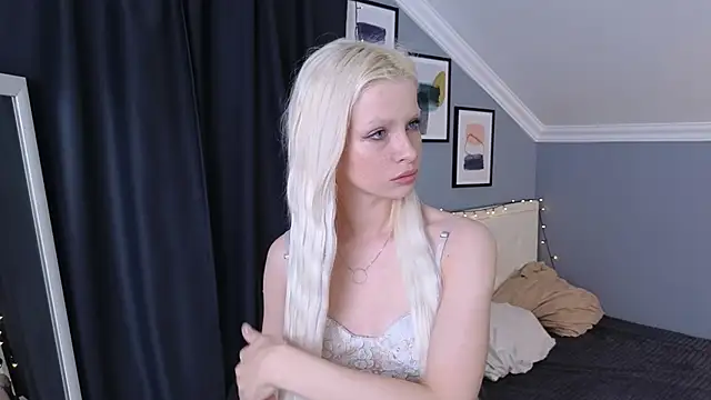 Naomi Demio online show from March 2026 12:11:02 PM