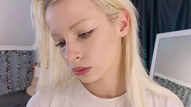 Snapshot of Naomi_Demio chatting on July 2026 01:04:02 PM Naomi Demio online show from July 2026 01:04:02 PM