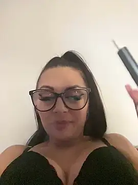 Snapshot of HiddendesireXO01 chatting on February 2026 11:50:01 AM HiddendesireXO01 online show from February 2026 11:50:01 AM