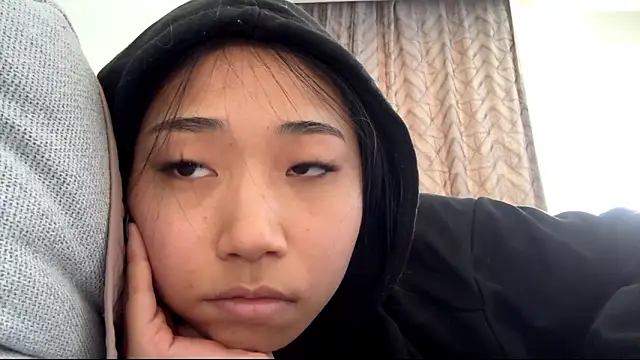 SweetMiaXO online show from March 2026 03:44:01 AM