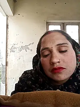 Cute-karisma1234 online show from February 2026 01:53:02 AM