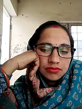 Cute-karisma1234 online show from February 2026 01:51:01 AM